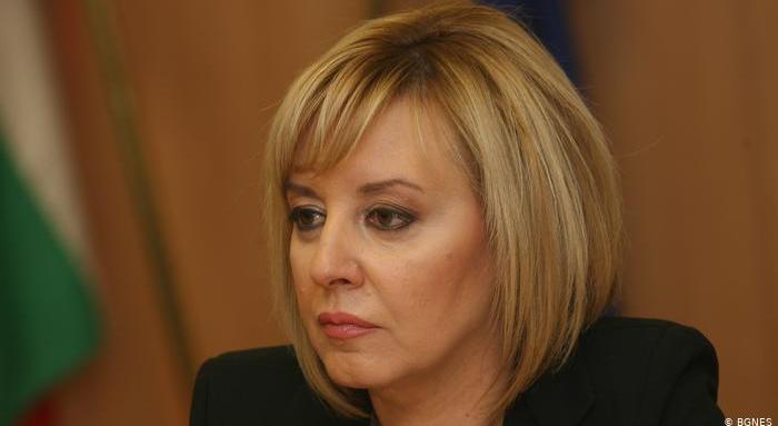Мая Манолова иска компенсации заради цената на тока